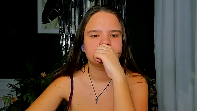 Snapshot of AdeleCruz chatting on 7, 3, 2026 AdeleCruz online show from 7, 3, 2026