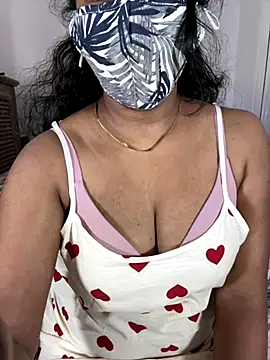 ArathyNambyarMallu online show from 18, 9, 2025