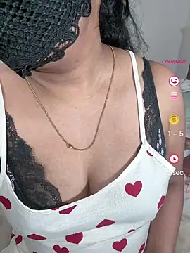 Snapshot of ArathyNambyarMallu chatting on 8, 6, 2026 ArathyNambyarMallu online show from 8, 6, 2026