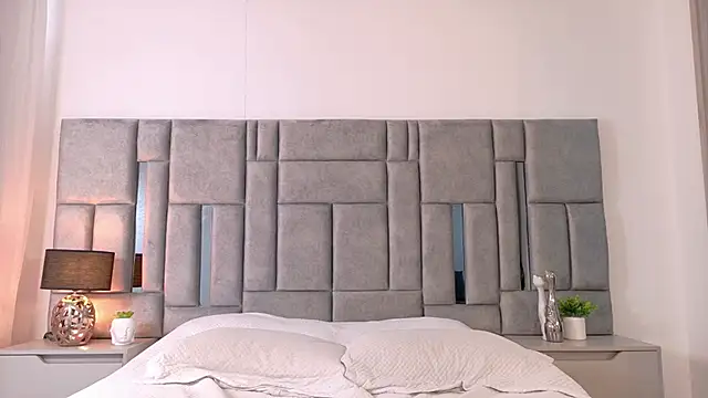 Karla Hudsson online show from 6, 11, 2025