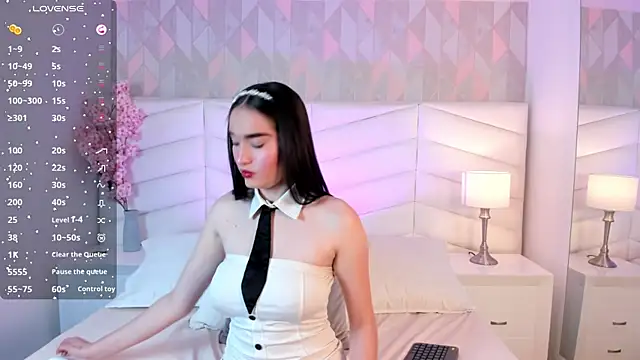 Snapshot of chelsea_bolton_ chatting on 7, 3, 2025 chelsea bolton online show from 7, 3, 2025