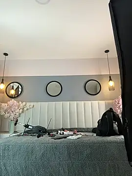 chelsea bolton  online show from 23, 4, 2026