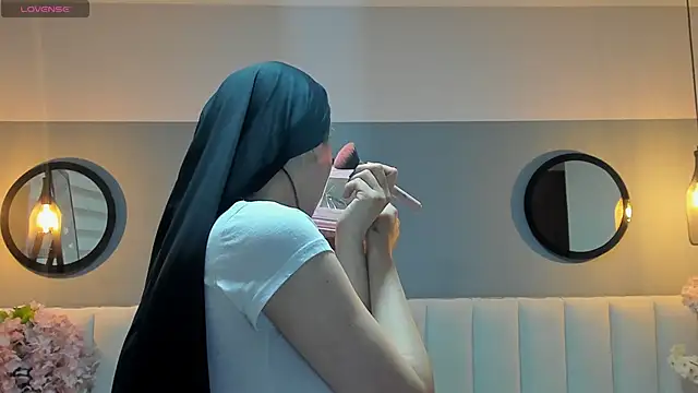 chelsea bolton  online show from 7, 3, 2026