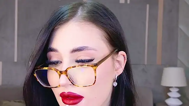 EmmaLawrens online show from 18, 3, 2025