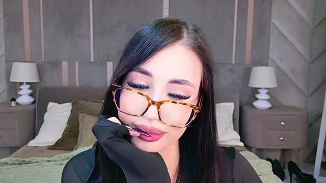 EmmaLawrens online show from 18, 3, 2025