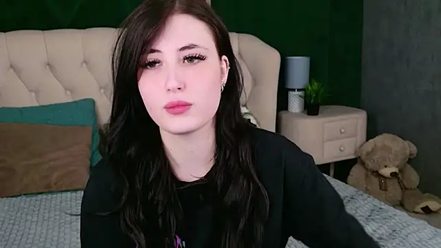 Snapshot of EmmaLawrens chatting on 3, 7, 2026 EmmaLawrens online show from 3, 7, 2026