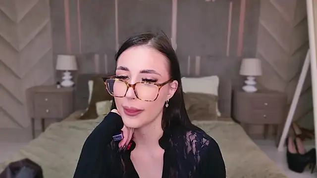 EmmaLawrens online show from 13, 3, 2025