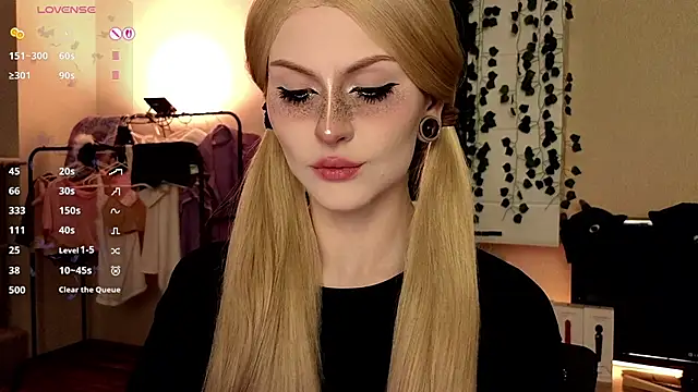 Emily  Mooree online show from 19, 10, 2025