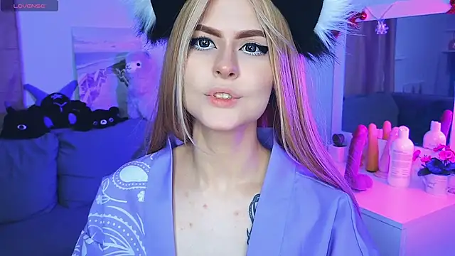 Emily  Mooree online show from 8, 2, 2025