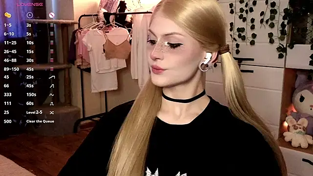 Emily  Mooree online show from 8, 10, 2025