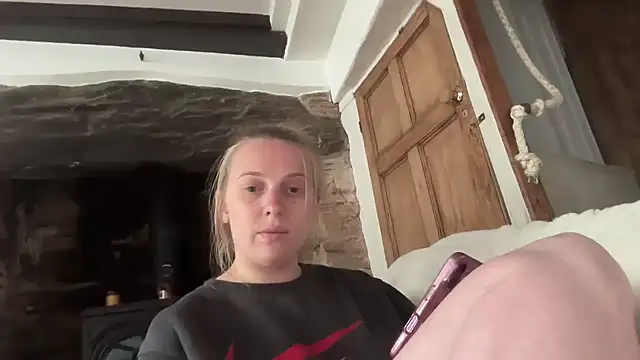 Ella-82 online show from 15, 6, 2026