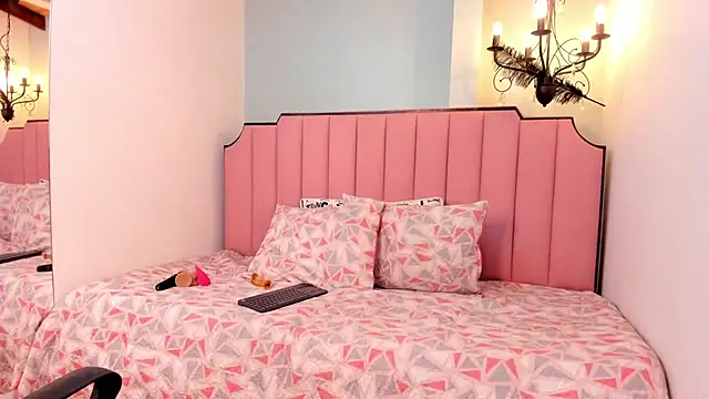 KarenSims online show from 5, 12, 2025