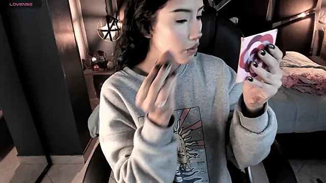 vaiolethsan   online show from 11, 2, 2026