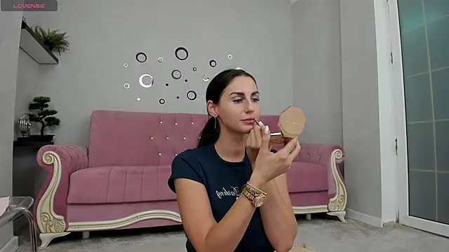 Snapshot of BelovedKhloee chatting on 11, 9, 2025 BelovedKhloee online show from 11, 9, 2025