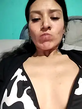 Cleo Hott online show from 3, 10, 2025