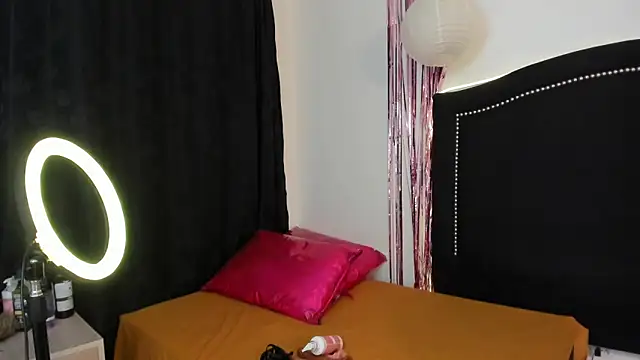 Cleo Hott online show from 26, 9, 2025