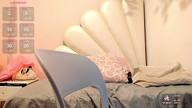 Thifany Hampton  online show from 19, 3, 2025