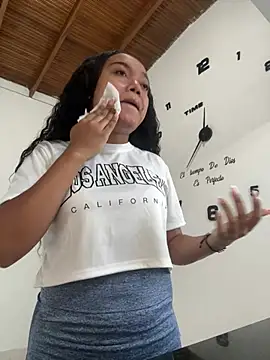 JasmineRose7 online show from 14, 4, 2026