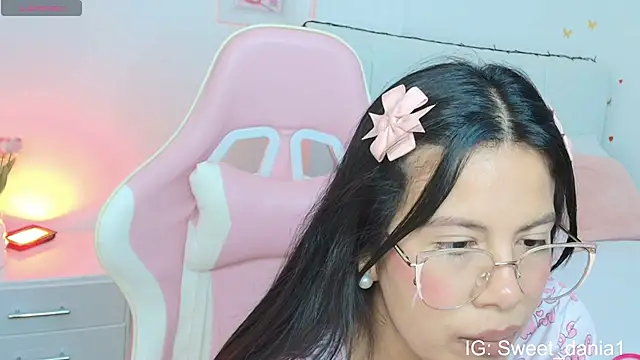 sweet dania  online show from 29, 9, 2025