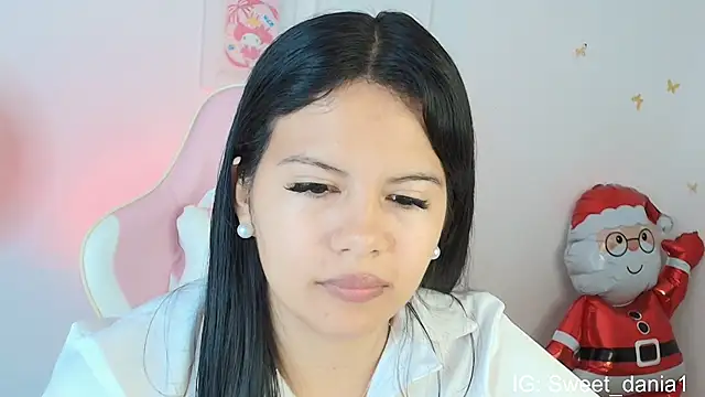 Snapshot of sweet_dania_ chatting on 4, 2, 2026 sweet dania online show from 4, 2, 2026