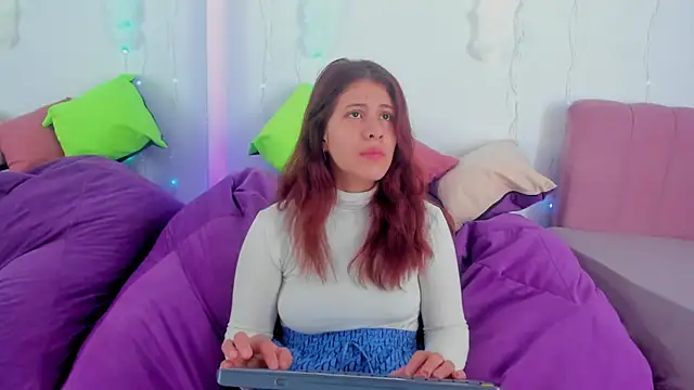 MiaQueen021 online show from 26, 9, 2025