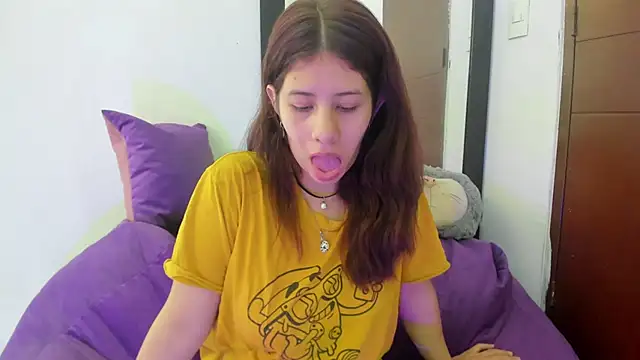 MiaQueen021 online show from 9, 9, 2025