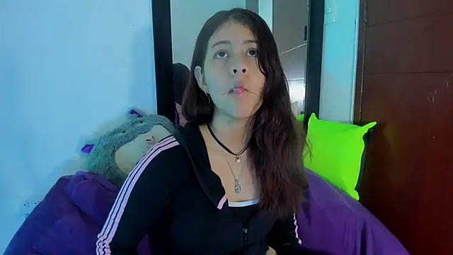 MiaQueen021 online show from 12, 9, 2025