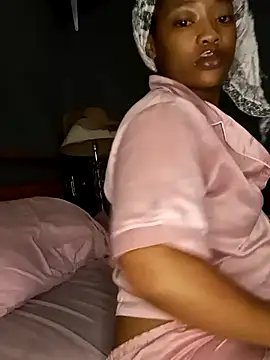 Snapshot of CaramelsexyCake chatting on 3, 12, 2025 CaramelsexyCake online show from 3, 12, 2025