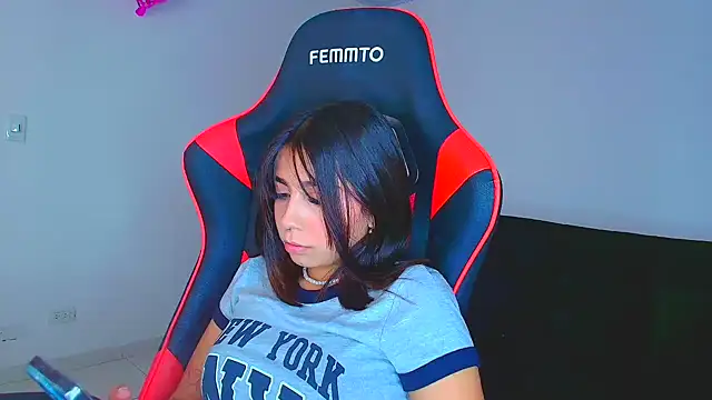 Rousse violett online show from 23, 9, 2025