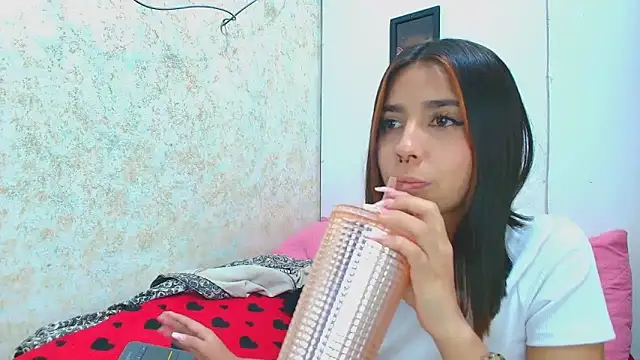 Rousse violett online show from 16, 3, 2025