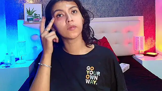 gabriela cortez online show from 28, 2, 2025