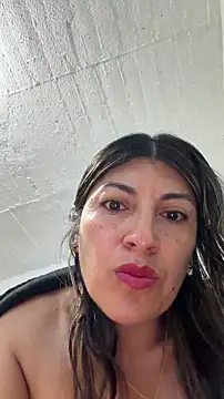 LunaBeya online show from 11, 2, 2026