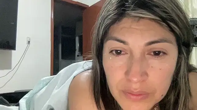 LunaBeya online show from 28, 11, 2025