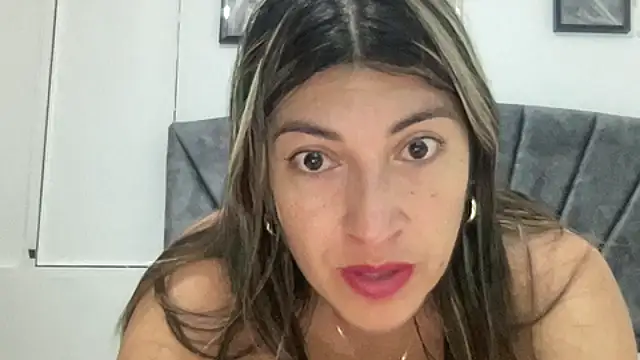 LunaBeya online show from 8, 1, 2026