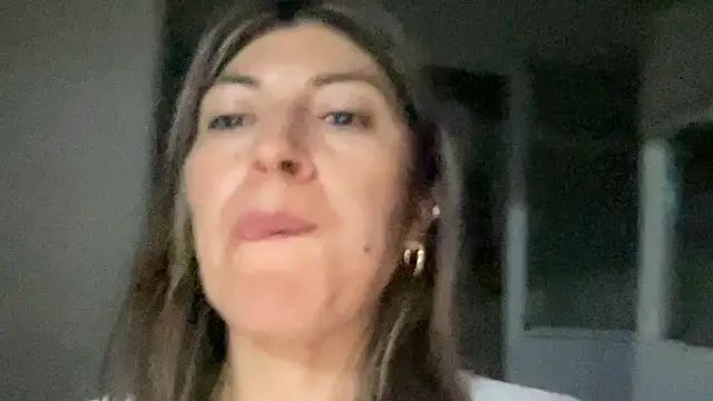 LunaBeya online show from 4, 4, 2026