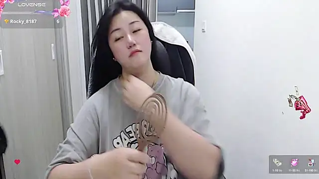 minnie9009 online show from 18, 3, 2025