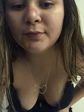 julinha2311 online show from 15, 2, 2025