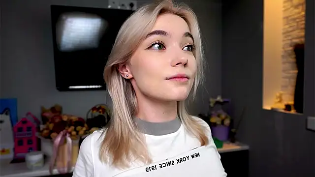 ileanacampbe online show from 10, 2, 2025