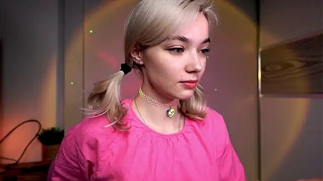 ileanacampbe online show from 13, 3, 2025