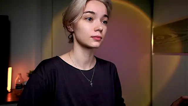 ileanacampbe online show from 21, 3, 2025