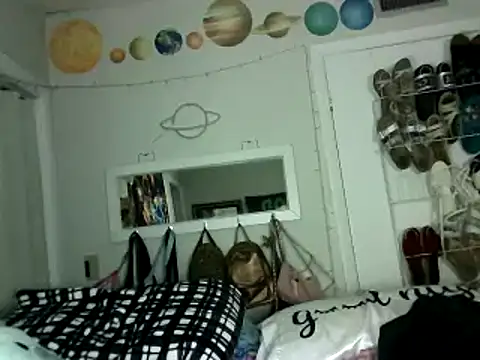 nikkikittyx3 online show from 5, 3, 2025