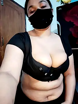 Snapshot of Anika-1 chatting on 4, 7, 2026 Anika-1 online show from 4, 7, 2026