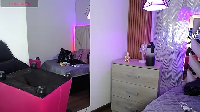 Snapshot of NyxAndria_1 chatting on 4, 2, 2026 NyxAndria 1 online show from 4, 2, 2026