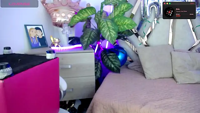 Snapshot of NyxAndria_1 chatting on 5, 10, 2025 NyxAndria 1 online show from 5, 10, 2025