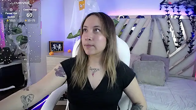 Snapshot of NyxAndria_1 chatting on 12, 11, 2025 NyxAndria 1 online show from 12, 11, 2025