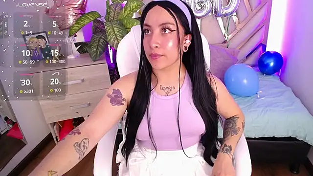 Snapshot of NyxAndria_1 chatting on 12, 10, 2025 NyxAndria 1 online show from 12, 10, 2025