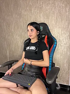 Snapshot of StefanyRousse chatting on 14, 11, 2025 StefanyRousse online show from 14, 11, 2025