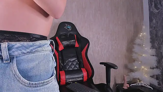 Snapshot of StefanyRousse chatting on 17, 12, 2025 StefanyRousse online show from 17, 12, 2025