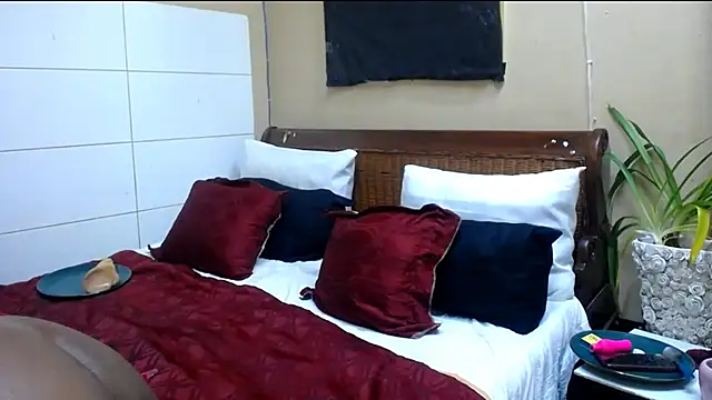 TALLSWATIBIACH online show from 5, 3, 2025