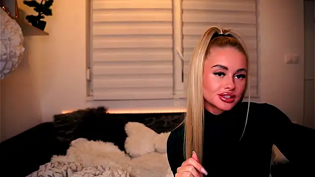 Snapshot of sweet_rapunzell chatting on 3, 12, 2025 sweet rapunzell online show from 3, 12, 2025